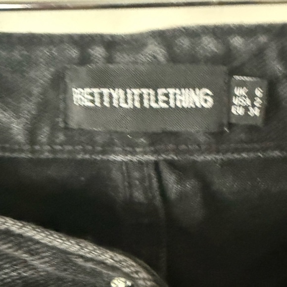 PrettyLittleThing High-Waisted Black/Charcoal Distressed Straight Leg Jeans,US 6 - Picture 2 of 9